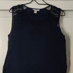 Sleeveless blouse